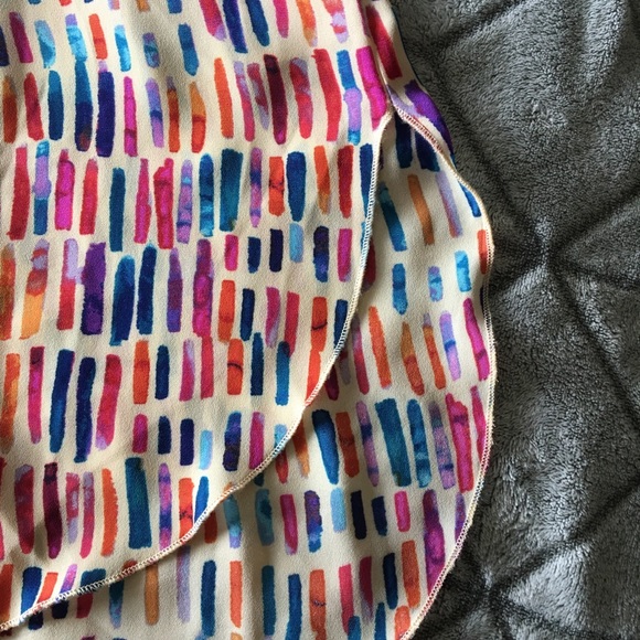 Abstract Watercolor Top - Picture 3 of 7